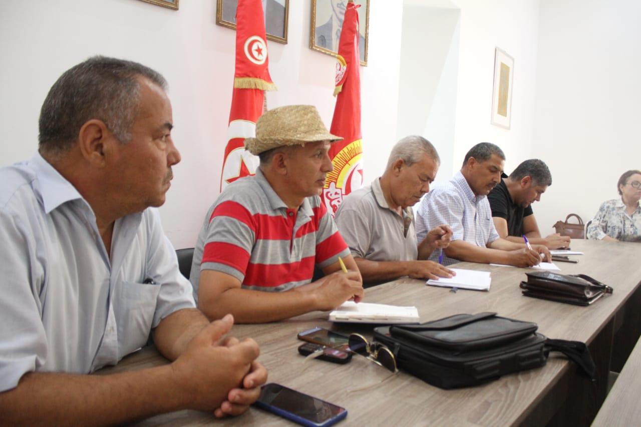 الجامعة العامة للتعليم الأساسي في ندوة صحفية:  نحن دعاة حوار.. ونريد حلا ينهي الأزمة بعيدا عن الصدام  